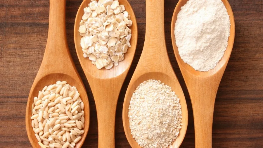 Diferentes tipos de fibras e benefícios da aveia para a saúde cardiovascular e intestinal.